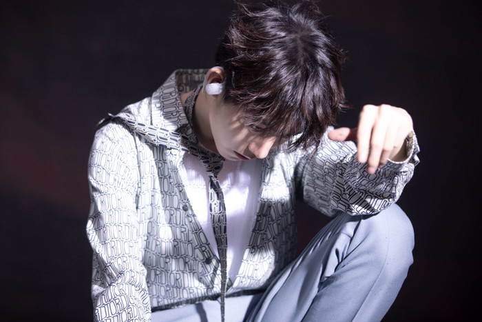 Dịch Dương Thiên Tỉ bị chơi xấu giữa đêm, điểm Douban bài hát mới chỉ vỏn vẻn 2, Thiên Chỉ Hạc ngầm mỉa mai một người Ảnh 17