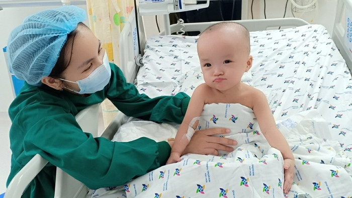 Hình ảnh mới hai bé Trúc Nhi - Diệu Nhi trong quá trình được chăm sóc đặc biệt tại bệnh viện Nhi đồng TP HCM Ảnh 4