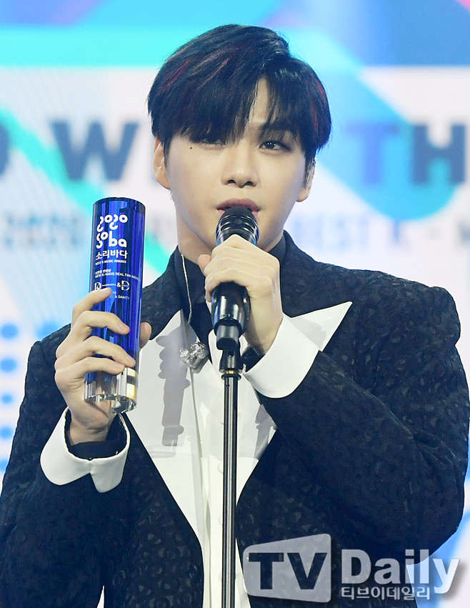 Kang Daniel chạm mặt Jihyo (TWICE) ở 'SOBA 2020' sau tin đồn chia tay Ảnh 6