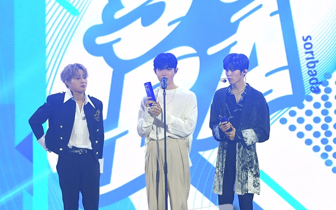 Thành viên Wanna One và X1 đoàn tụ sau khi tan rã: Mỗi người mỗi ngả nhưng cùng trở về một sân khấu! Ảnh 2