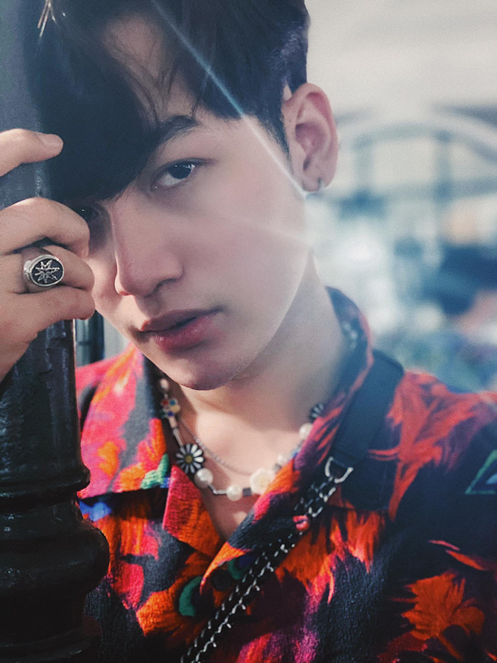 Mới hôm nào còn song ca cùng nhau, Trấn Thành nay đã chuyển sang làm cố vấn âm nhạc cho bài mới của Ali Hoàng Dương Ảnh 6