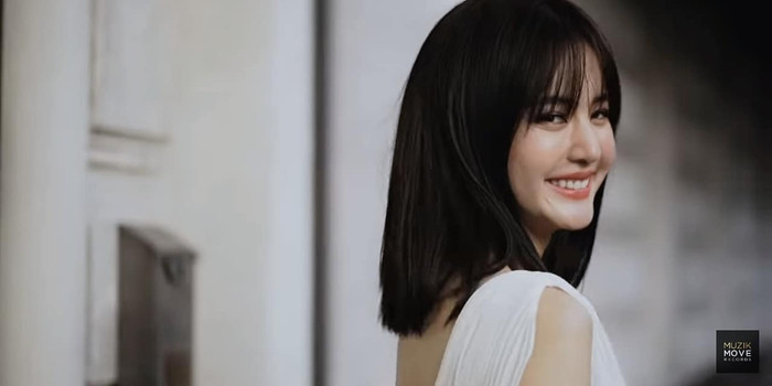 Vừa gia nhập TV3 Thái Lan, Bow Maylada liên tục vướng nhiều tin đồn từ việc thế vai đàn chị, bị so sánh, được ưu ái hơn Ảnh 8