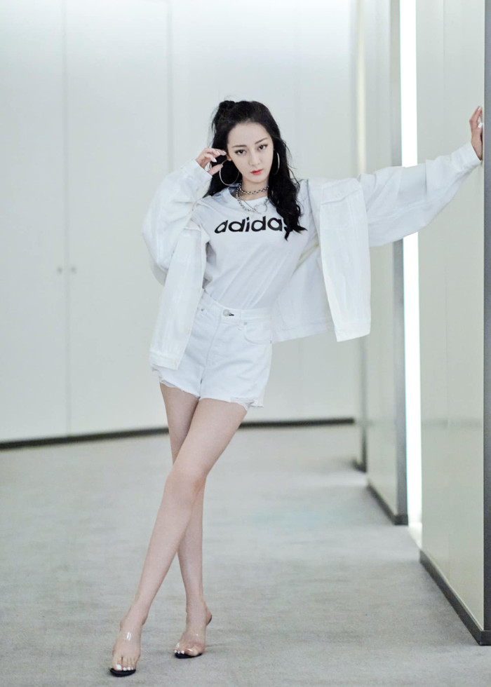 Địch Lệ Nhiệt Ba trẻ trung như thiếu nữ, xóa tan tin đồn mệt mỏi và lão hóa Ảnh 14