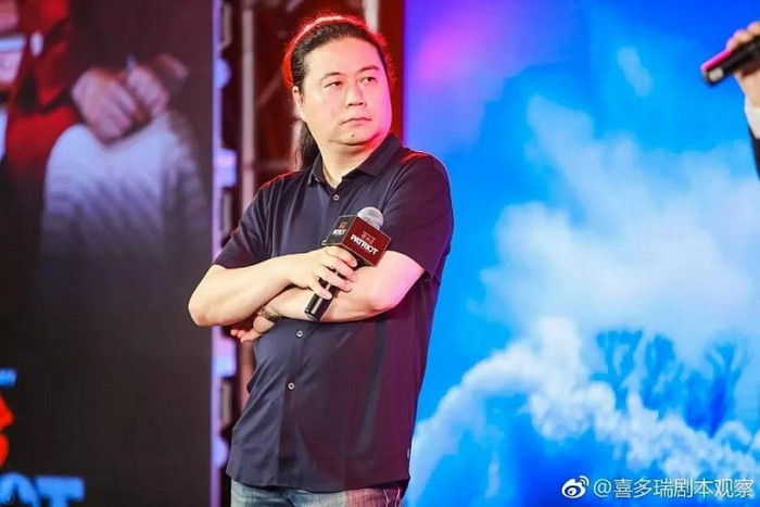 Biên kịch 'chuyên cà khịa' bất ngờ khuyên can fan Tiêu Chiến: 'Cậu ta cũng không dễ dàng gì khi hứng chịu rắc rối từ các người!' Ảnh 3