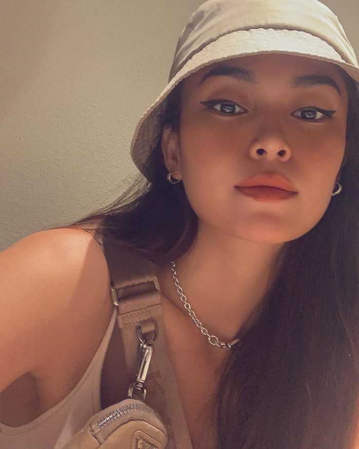 Mâu Thủy vẫn khiến fan mê đắm gương mặt xinh đẹp 'chuẩn' Best Face.