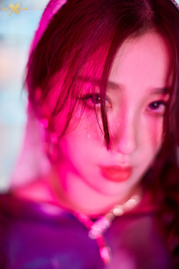 MV 'Sphinx' của The9 vừa ra nửa tiếng đã thu hút hơn 1 triệu lượt thích: Khổng Tuyết Nhi mờ nhạt, Dụ Ngôn gây ấn tượng Ảnh 8