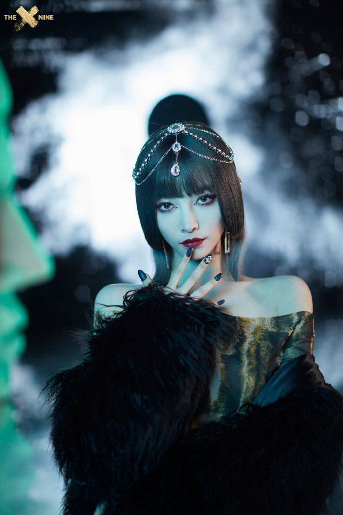 MV 'Sphinx' của The9 vừa ra nửa tiếng đã thu hút hơn 1 triệu lượt thích: Khổng Tuyết Nhi mờ nhạt, Dụ Ngôn gây ấn tượng Ảnh 9