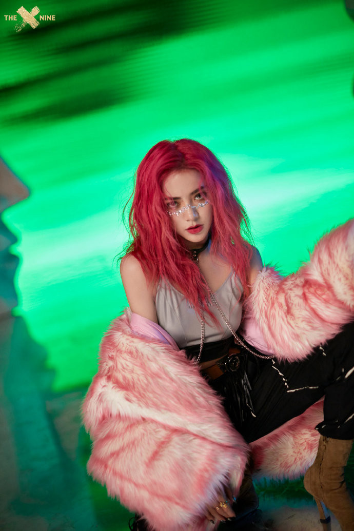 MV 'Sphinx' của The9 vừa ra nửa tiếng đã thu hút hơn 1 triệu lượt thích: Khổng Tuyết Nhi mờ nhạt, Dụ Ngôn gây ấn tượng Ảnh 11