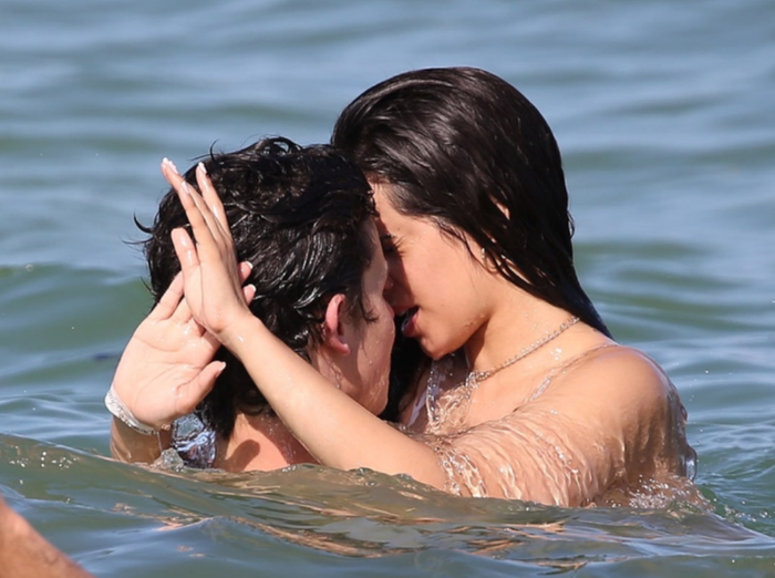 Một tuần với những chuyện tình đổ vỡ: Viruss và Ngân S.T dừng lại, Miley Cyrus tạm biệt tình trẻ Cody, cả bộ đôi Senorita cũng đã đến hồi kết Ảnh 13