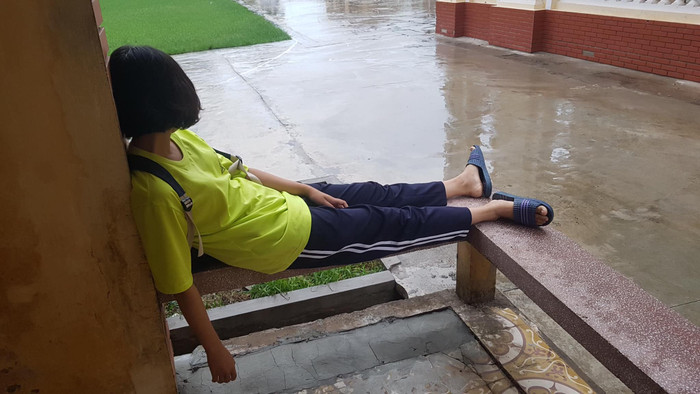 'Mệt quá rồi' mà trời còn đổ mưa?