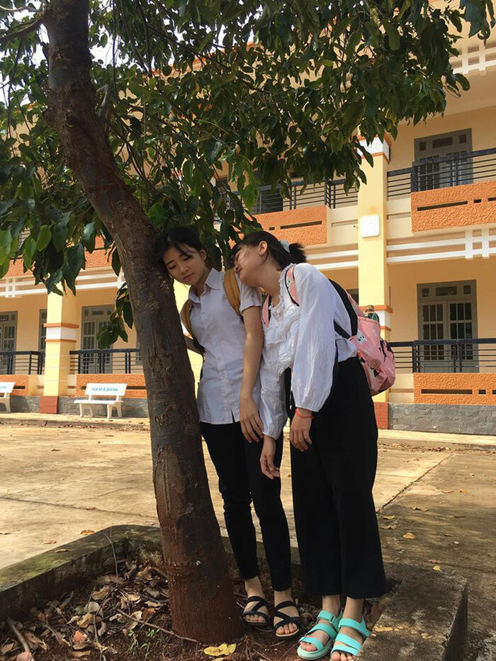 Loạt ảnh 'mệt quá rồi' của nữ sinh Nam Định sau khi kết thúc kỳ thi tốt nghiệp THPT khiến CĐM cười ngất Ảnh 17