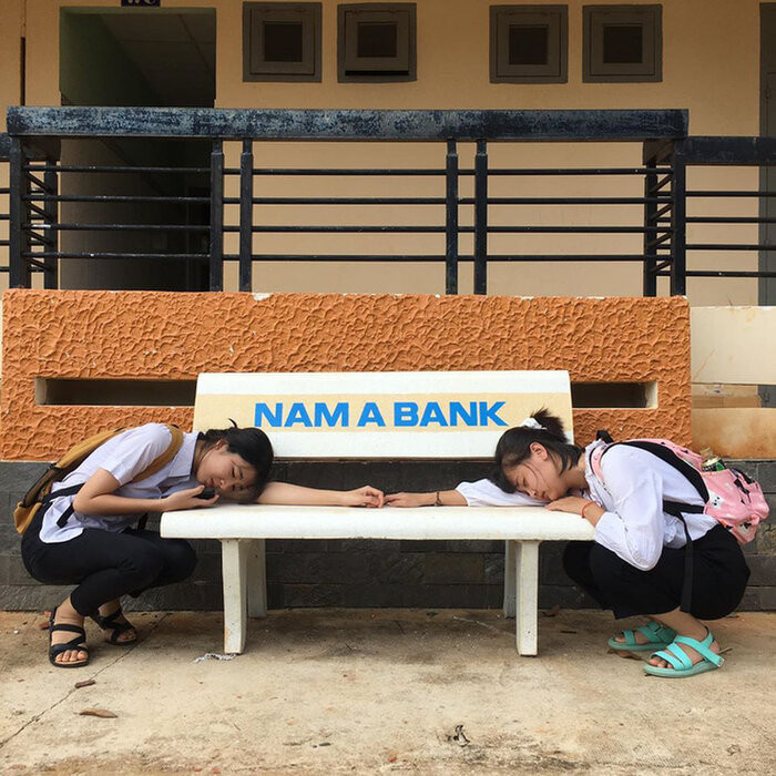 Loạt ảnh 'mệt quá rồi' của nữ sinh Nam Định sau khi kết thúc kỳ thi tốt nghiệp THPT khiến CĐM cười ngất Ảnh 16