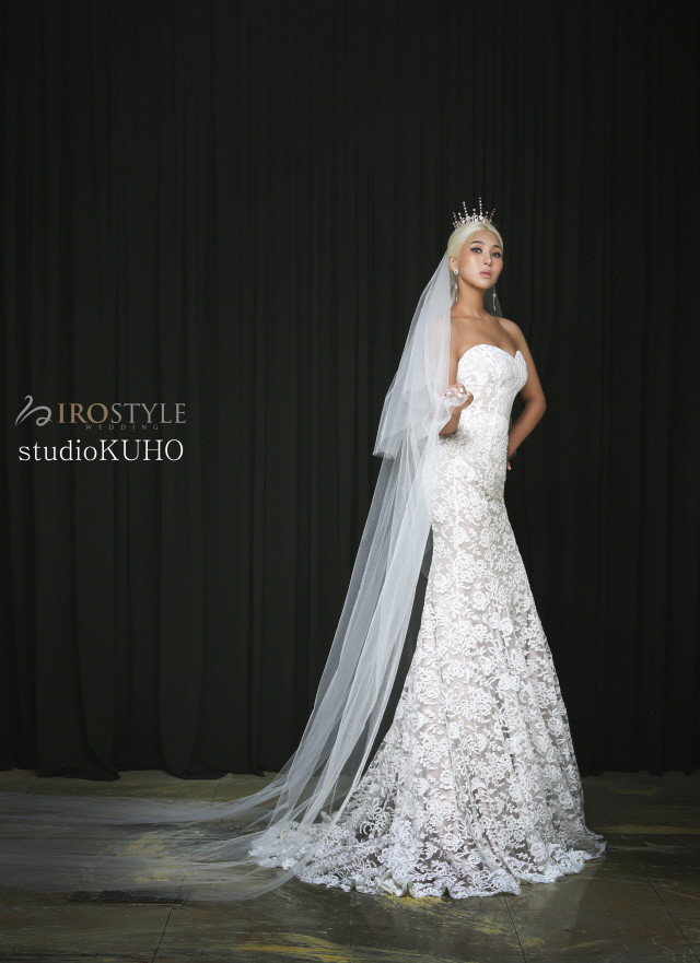 Khi nữ Quán quân rapper diện váy cưới lấy chồng: Sang, chất như phù thủy Disney Ảnh 1