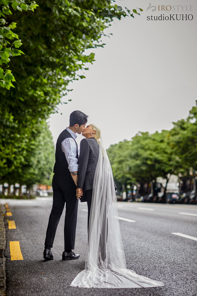 Khi nữ Quán quân rapper diện váy cưới lấy chồng: Sang, chất như phù thủy Disney Ảnh 2