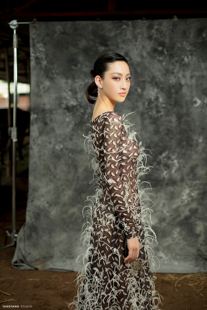 Lương Thùy Linh lột xác ngoạn mục trong bộ ảnh mừng sinh nhật tuổi 20: Mạnh mẽ và đầy sắc sảo Ảnh 5