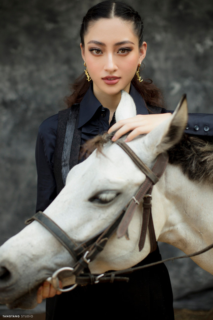 Lương Thùy Linh lột xác ngoạn mục trong bộ ảnh mừng sinh nhật tuổi 20: Mạnh mẽ và đầy sắc sảo Ảnh 4