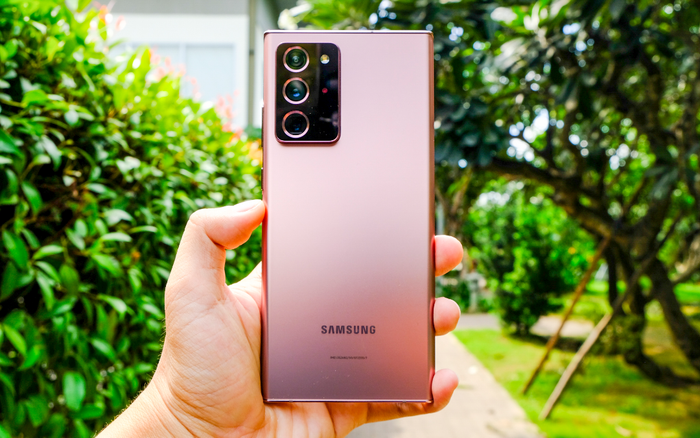 Mở hộp Galaxy Note20 Ultra chính hãng tại Việt Nam: Thiết kế vuông vắn, cụm camera ấn tượng Ảnh 2