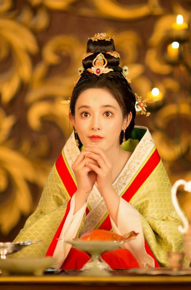 Nhan sắc ngày càng khác lạ của 'Tiểu Phong' Bành Tiểu Nhiễm, Cnet: 'Không còn đẹp như thời Đông cung, mặt vừa sưng vừa xấu' Ảnh 7