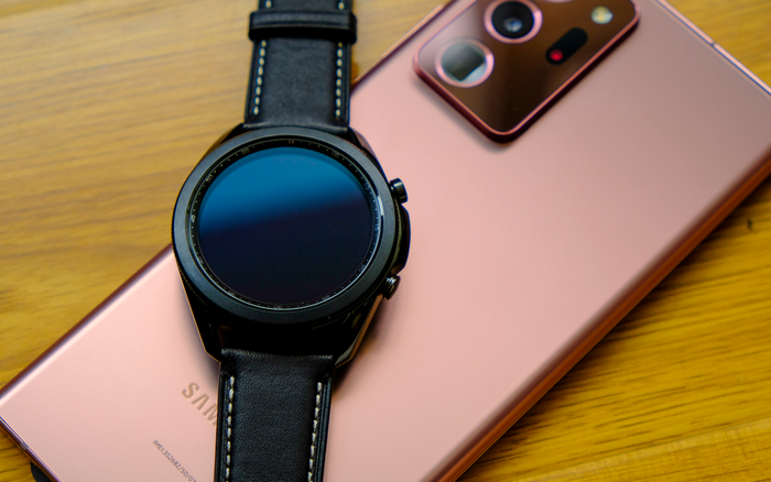 Khui hộp Galaxy Watch3 chính hãng tại Việt Nam: Thiết kế cổ điển, nhiều nâng cấp mới Ảnh 2