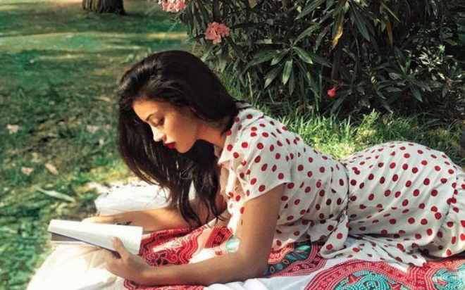 8 lựa chọn thời trang tưởng táo bạo nhưng hóa ra là 'quá lố' Ảnh 2