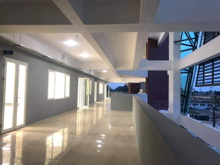 Ánh đèn lung linh tại các dãy phòng học