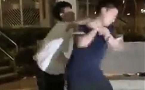 Từ chối trả tiền bữa ăn, nam sinh 13 tuổi bị 8 người vây đánh hội đồng tới thừa sống thiếu chết Ảnh 2