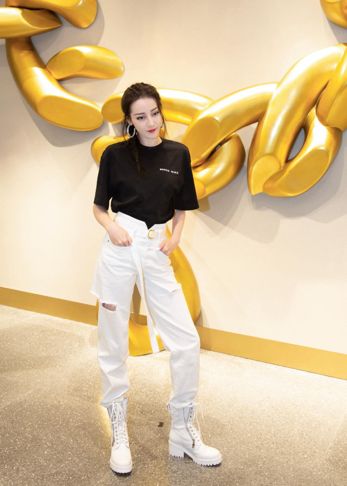 Địch Lệ Nhiệt Ba dự sự kiện ngày 15/8: Gọn gàng, linh hoạt và xinh xắn Ảnh 5