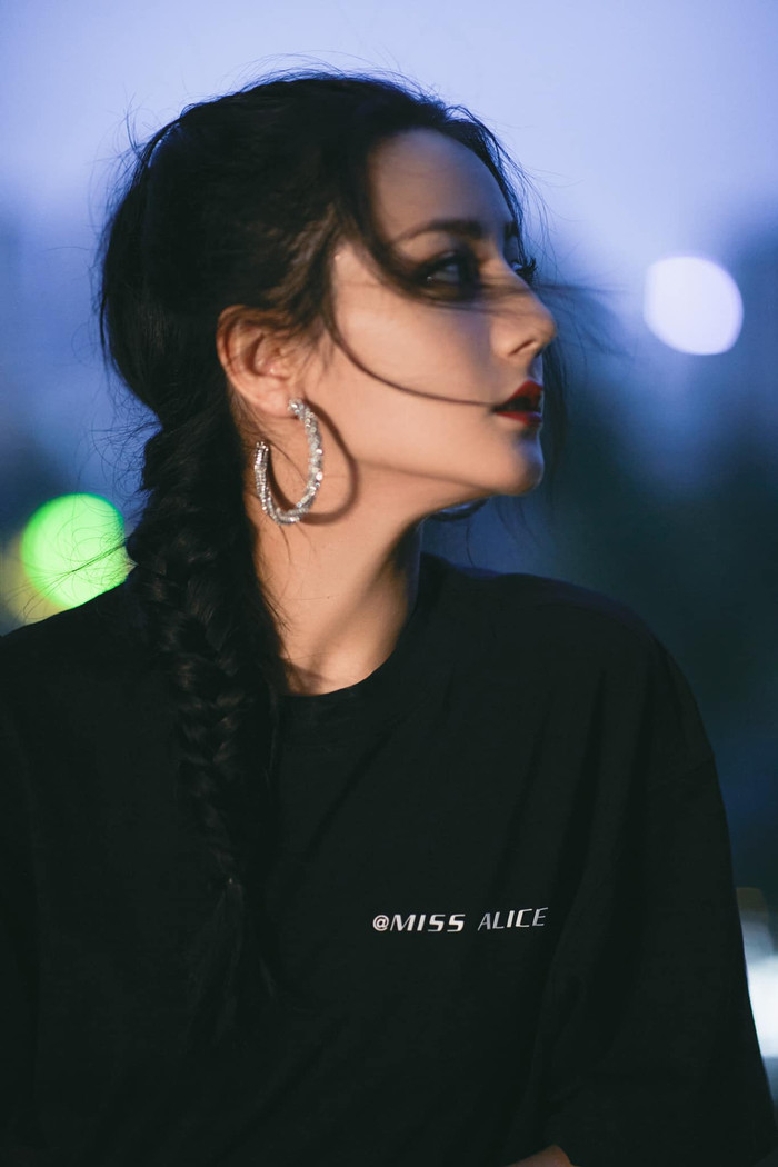 Địch Lệ Nhiệt Ba dự sự kiện ngày 15/8: Gọn gàng, linh hoạt và xinh xắn Ảnh 13