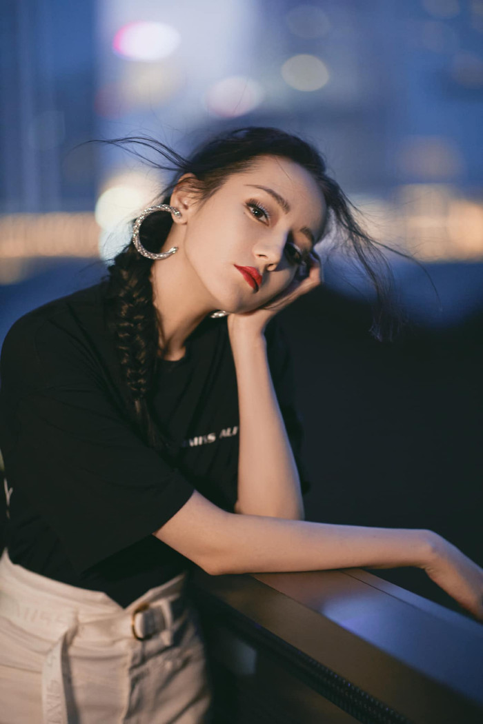 Địch Lệ Nhiệt Ba dự sự kiện ngày 15/8: Gọn gàng, linh hoạt và xinh xắn Ảnh 15