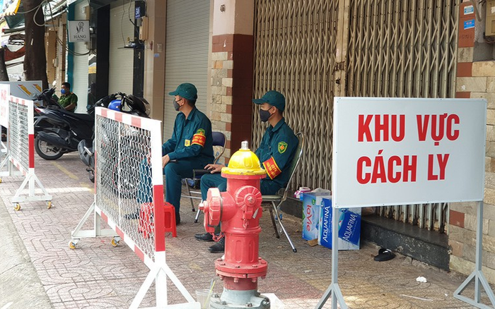 Ca nhiễm COVID-19 tại Hà Nội là nhân viên ngân hàng, tiếp xúc với 20 người cơ quan, từng mượn điện thoại của người dương tính SARS-CoV-2 Ảnh 2