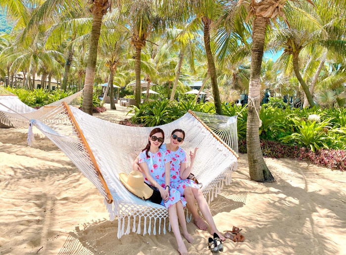 Mẹ hotmom LyKute gây chú ý bởi nhan sắc trẻ đẹp 'hack tuổi', sở hữu thần thái sang chảnh không kém cạnh con gái Ảnh 11