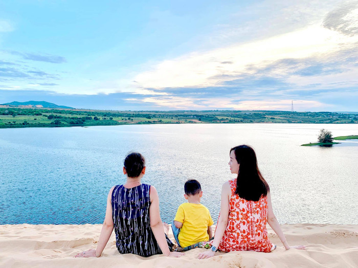 Mẹ hotmom LyKute gây chú ý bởi nhan sắc trẻ đẹp 'hack tuổi', sở hữu thần thái sang chảnh không kém cạnh con gái Ảnh 13