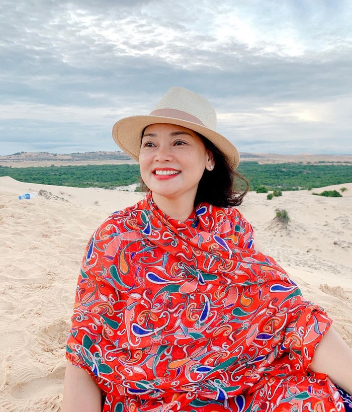 Nhan sắc 'lão hóa ngược' của mẹ con Ly Kute hẳn cũng đã làm nhiều người phải xuýt xoa.