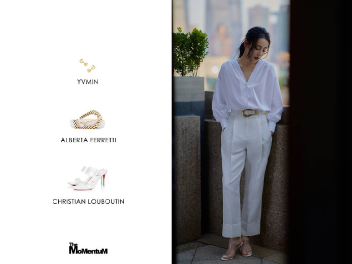 Set đồ hiệu với áo sơ mi Jason Wu, dép cao got quai trong suốt Christain Louboutin, thắt lưng Alberta Ferretti