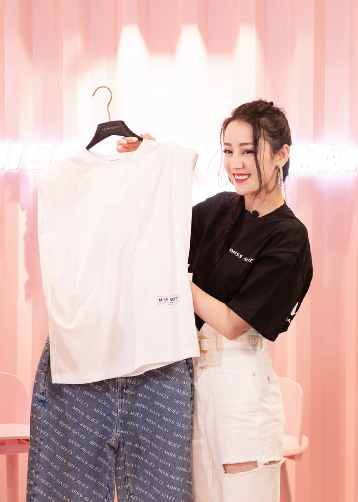 Mỹ nhân Tân Cương Địch Lệ Nhiệt Ba dẫn đầu bảng xếp hạng sao Cbiz mặc đẹp tuần qua Ảnh 11