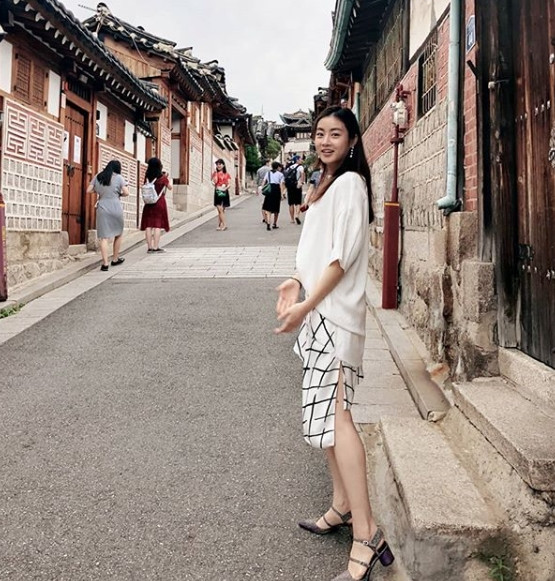 Dành thời gian du lịch bên gia đình và ít tham gia cá tác phẩm. 