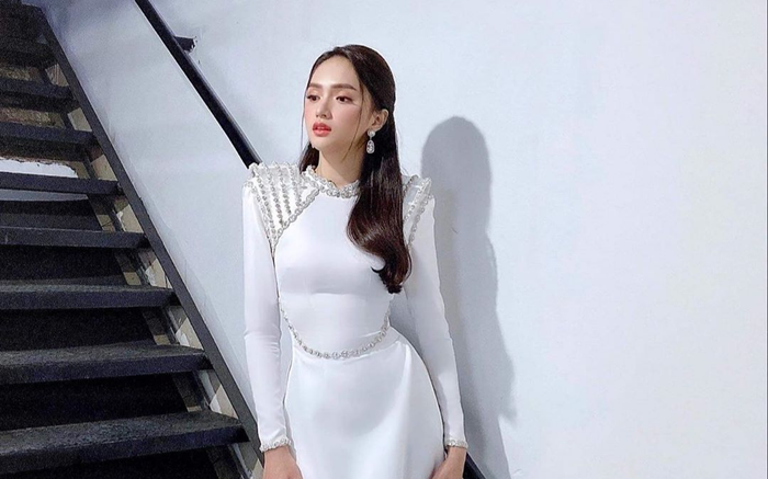 Hương Giang diện 'giáp sắt' ngoài áo dài trắng, đẹp cá tính như chiến binh Ảnh 2