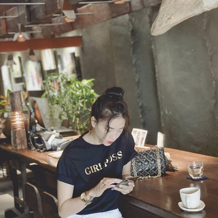 Áo thun slogan Girl Boss