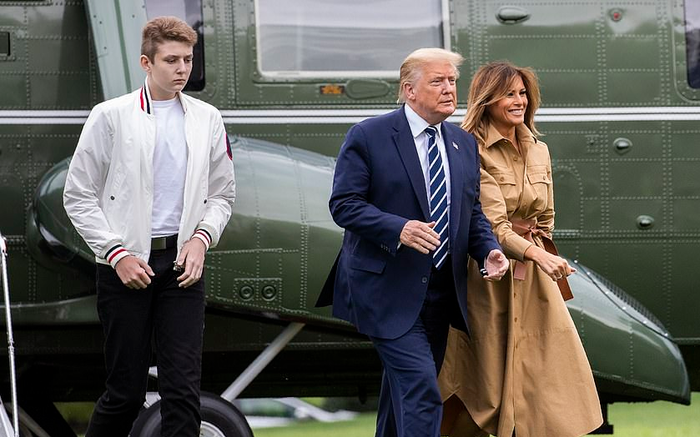 Barron Trump cao vượt trội so với cha mẹ Ảnh 2