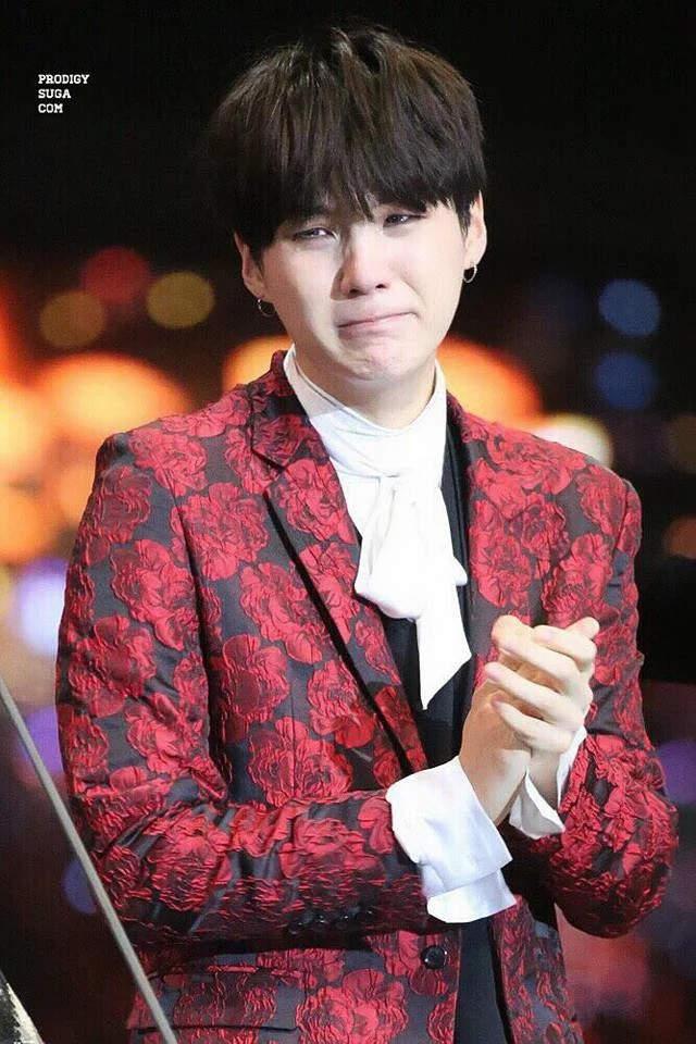 BTS chuyện bây giờ mới kể: Thực tập sinh Suga từng muốn từ bỏ ước mơ nếu không có người đặc biệt này Ảnh 4