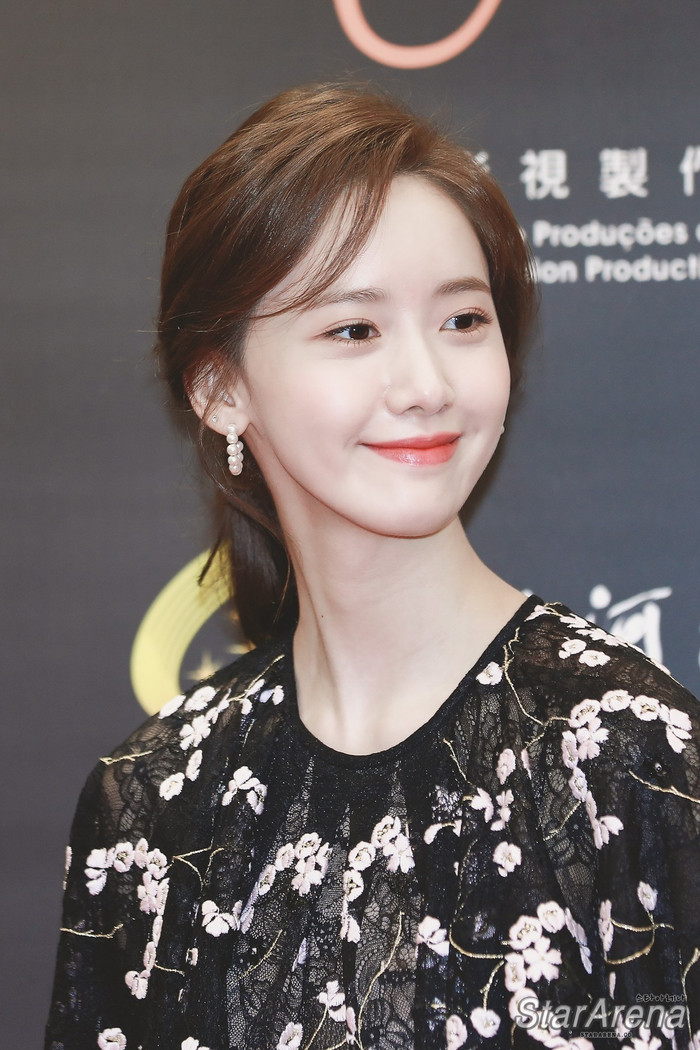 Đặt lên bàn cân những lần 'đụng độ' outfit của chị đẹp Son Ye Ji và các idol K-pop Ảnh 13