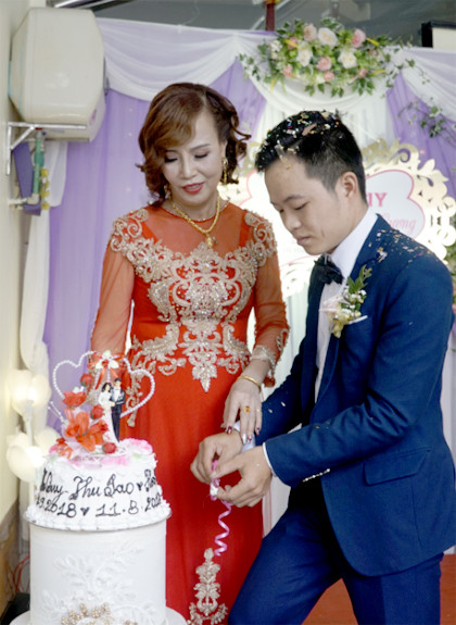 Kết hôn từ năm 2018, cuộc sống của vợ chồng 'cặp đôi đũa lệch' Hoa Cương - Thu Sao vẫn thu hút nhiều sự chú ý. 