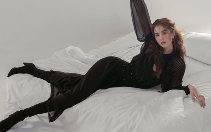 Sau phát ngôn 'đàn ông sống ảo yếu sinh lý', Ngọc Trinh tung ảnh kín bưng nhưng đẹp mê hoặc Ảnh 2