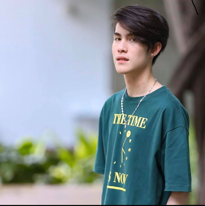 4 diễn viên chính của 'Thiên tài bất hảo': Hội richkid thực thụ - Người theo học trường ở Anh từ bé, người thừa kế gia tài kếch xù, thạo nhiều ngoại ngữ Ảnh 15