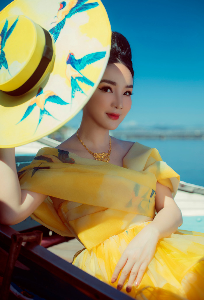 Giáng My hoá quý cô đài các, đẹp kiêu sa nơi Đại Nội Huế Ảnh 7