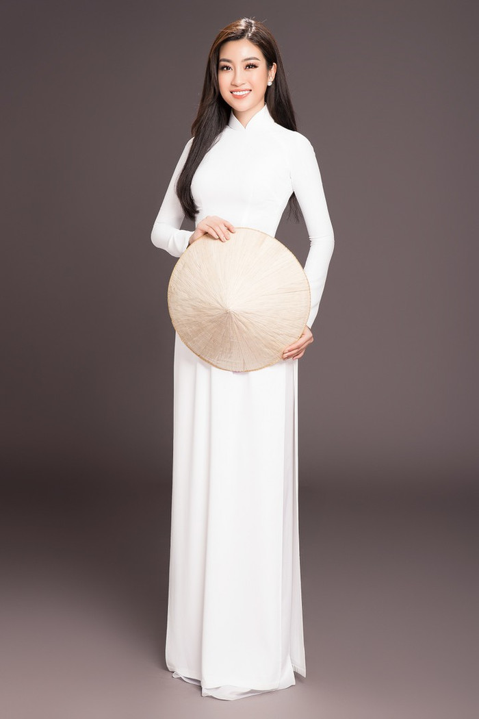 Dàn hoa hậu Việt diện áo dài trắng nền nã: Hương Giang - H'Hen Niê - Tiểu Vy - Khánh Vân xinh đẹp rạng ngời Ảnh 8