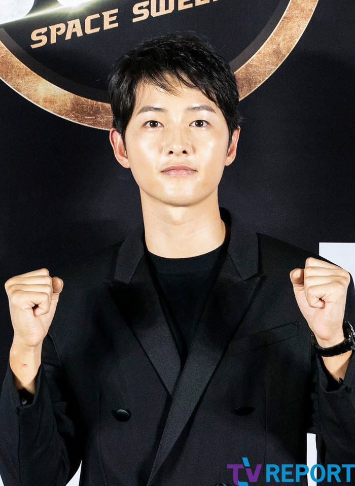 Song Joong Ki rạng rỡ vì sắp được gặp lại khán giả
