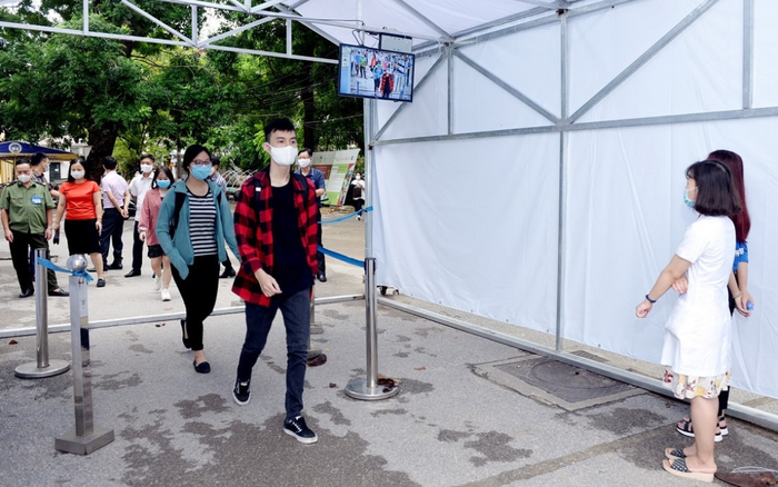 Sau 1 ngày quay trở lại trường, Đại học này bất ngờ chuyển hướng sang giảng dạy online do dịch COVID-19 diễn biến phức tạp Ảnh 2