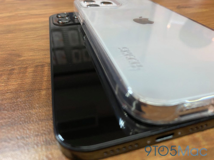 Khác với thiết kế hiện tại trên iPhone, iPhone 12 có thể có sườn máy vát phẳng thay vì bo cong bán elip. Ảnh: HaAppelistim