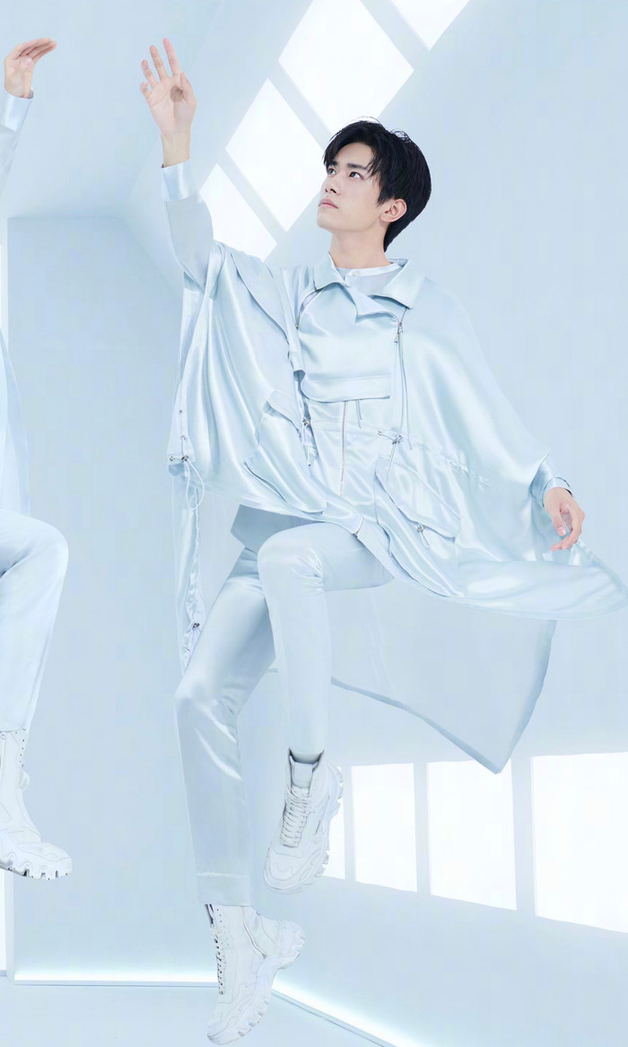 Dịch Dương Thiên Tỉ đạt điểm gần tuyệt đối trên Douban với bài hát mới Ảnh 14